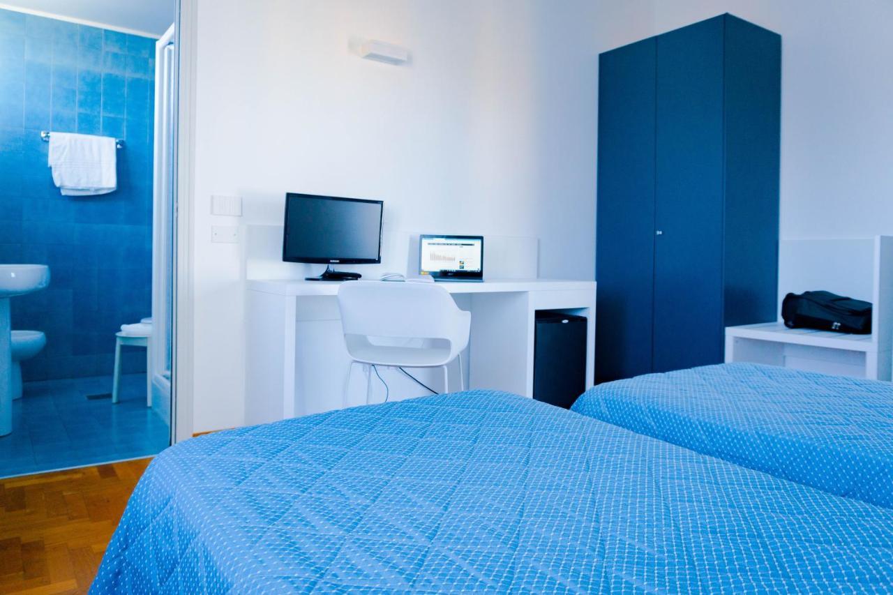 Hotel Mistral Οριστάνο Εξωτερικό φωτογραφία