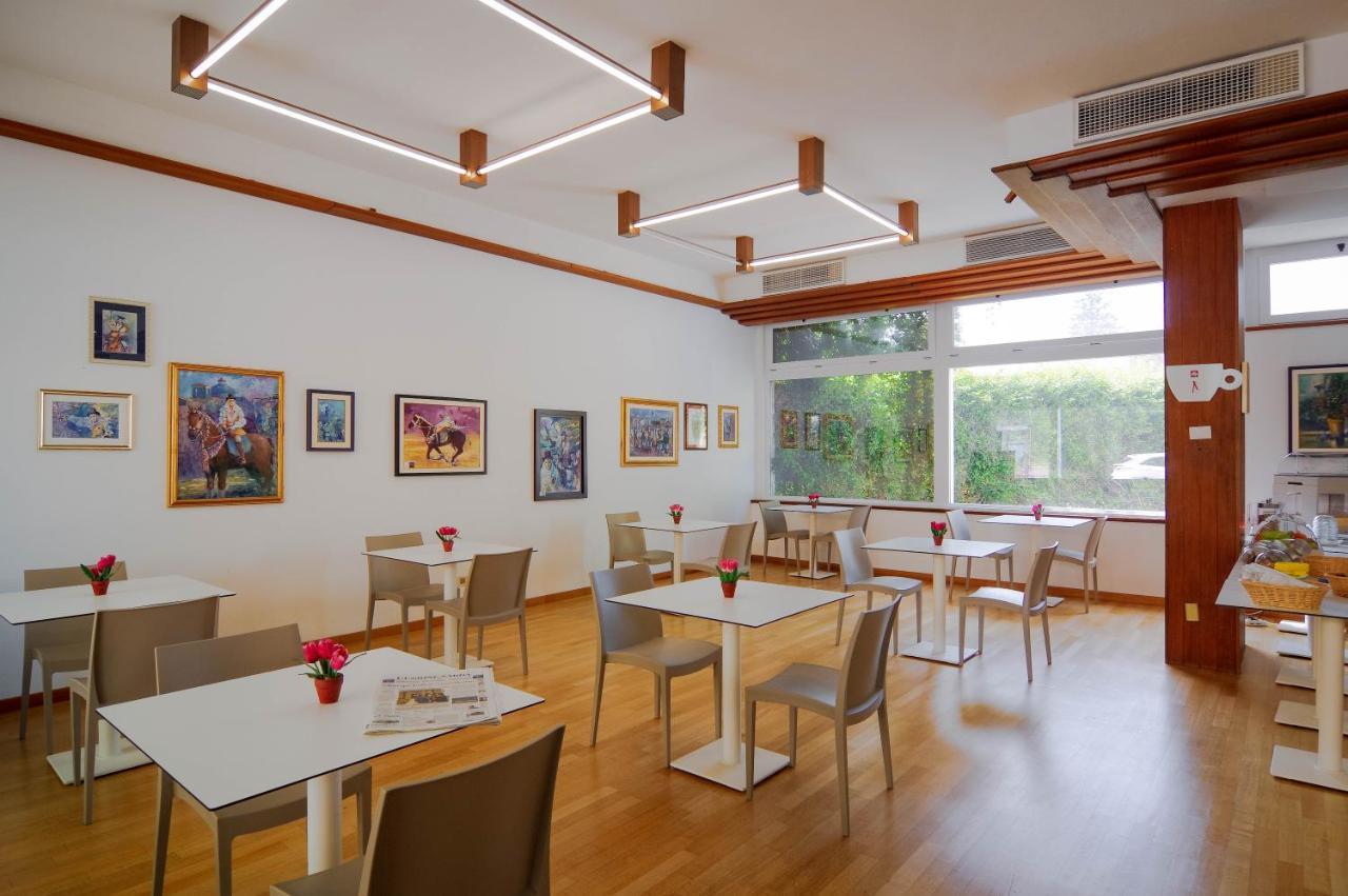 Hotel Mistral Οριστάνο Εξωτερικό φωτογραφία